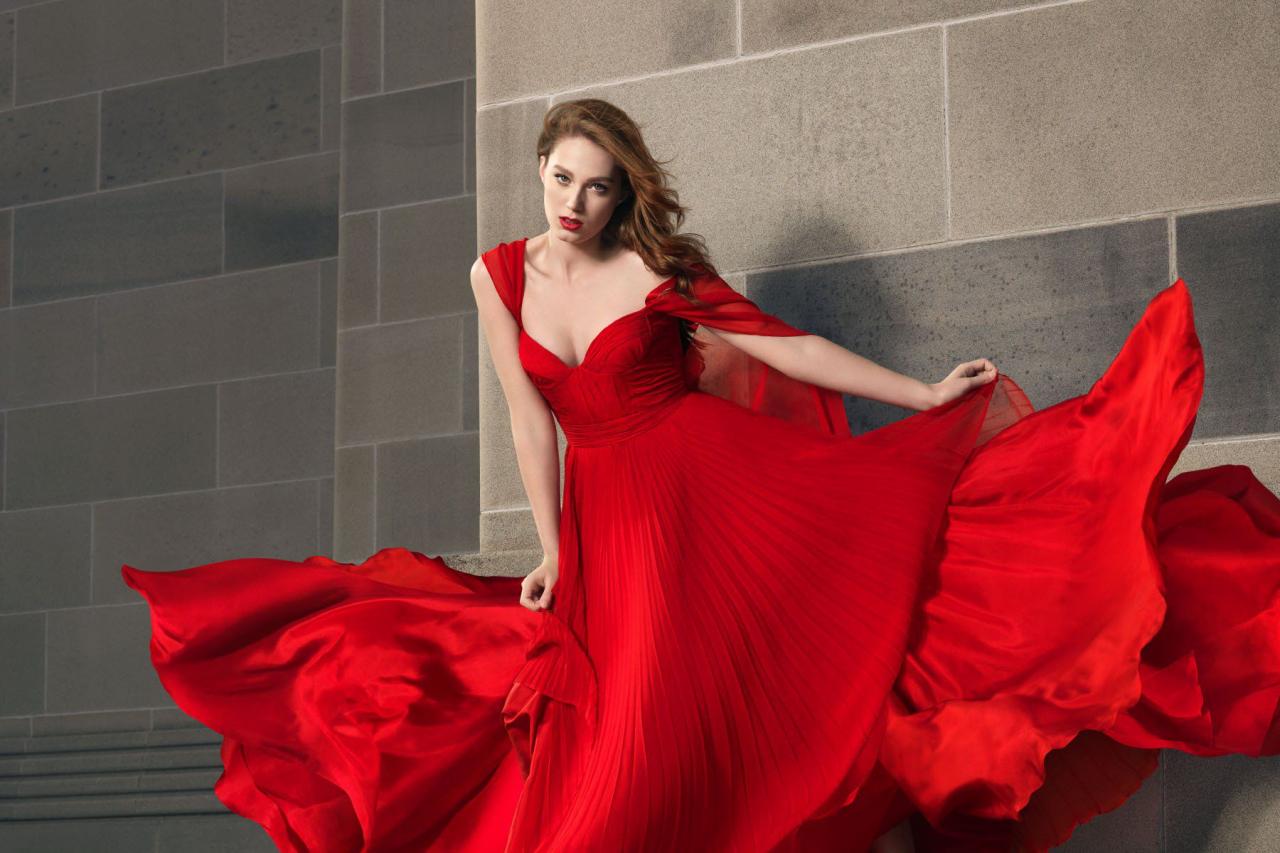 تفسير فستان احمر الاراء حول الفستان الاحمر عجيب وغريب